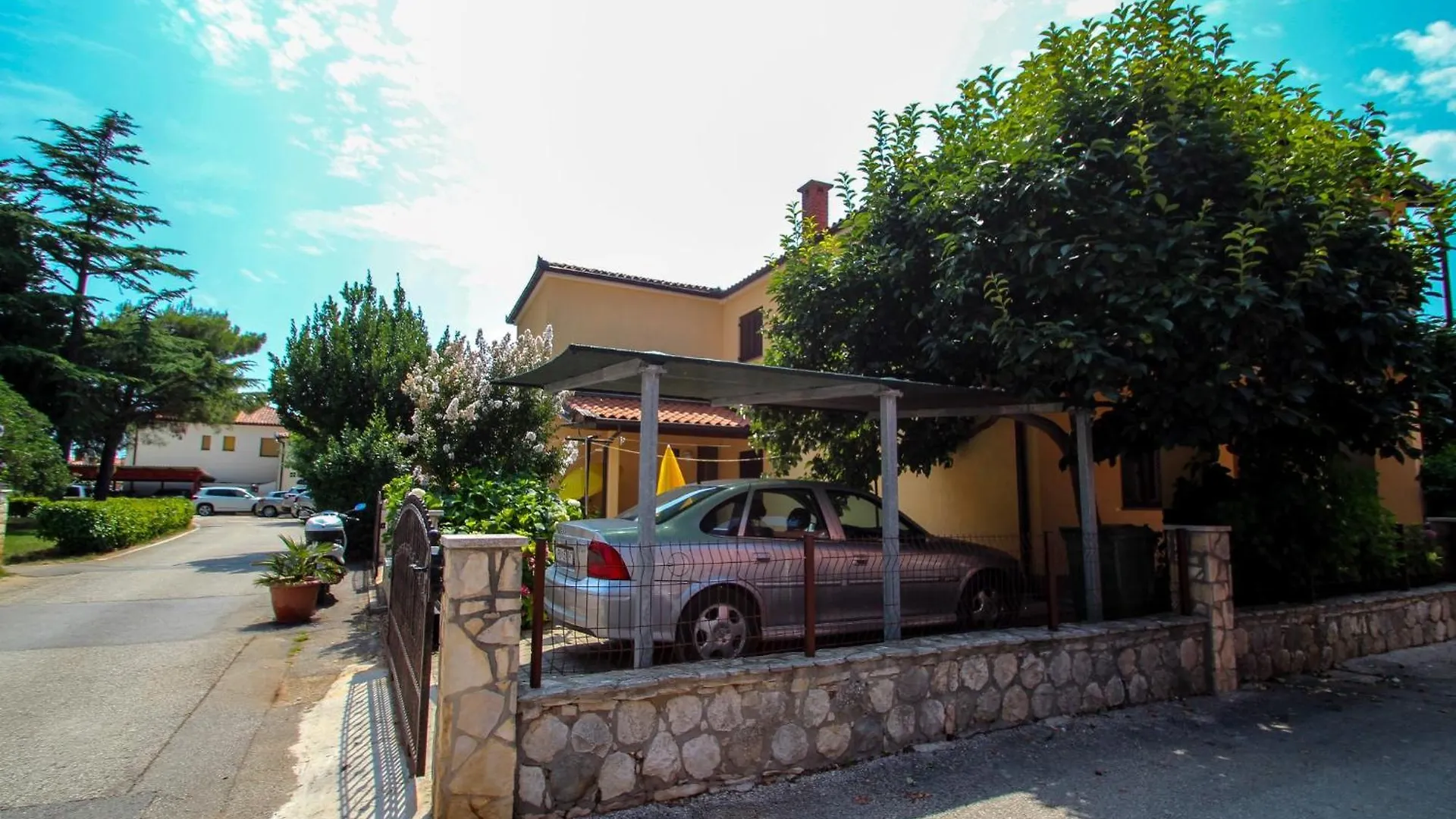 Martinis Yellow Novigrad Istria Apartmán